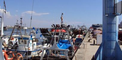mooring-places-for-fishing-vessels-in-the-estuary-of-point-umbria-huelva